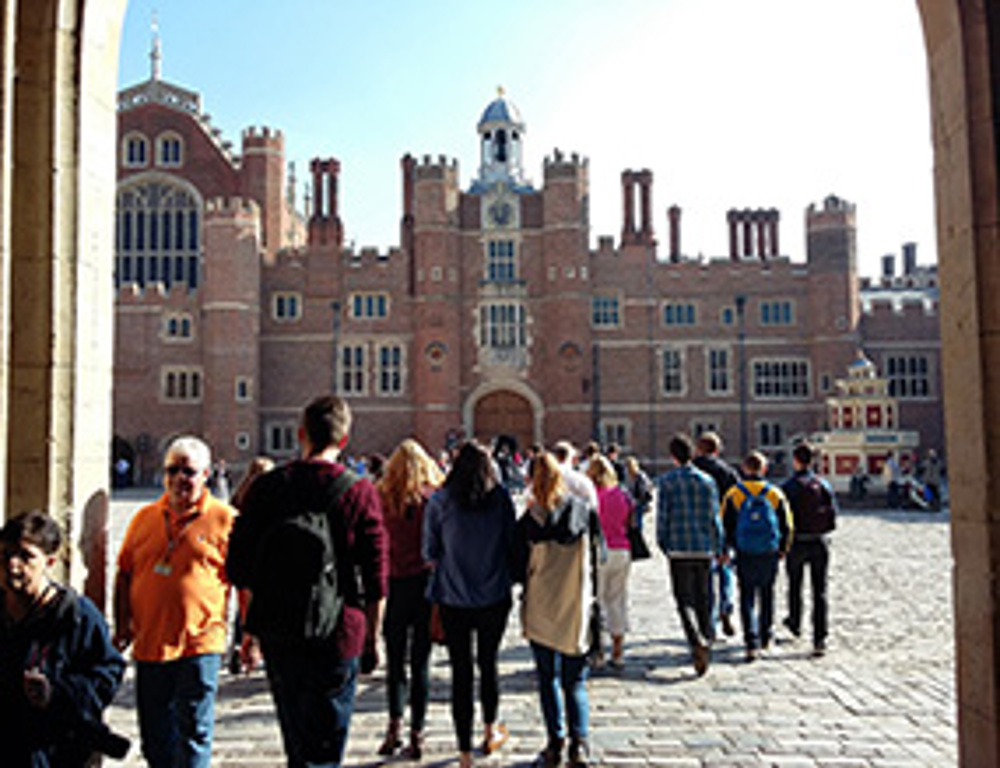 Y13 History Trip to Hampton Court - Image