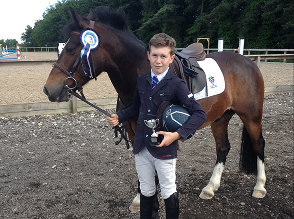 Show Jumper Qualifies for National Championships - Image