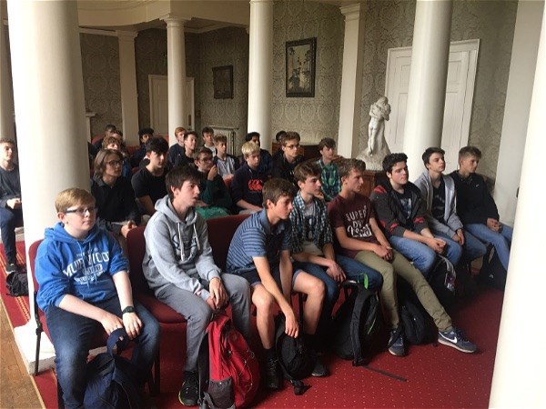 Photo 3 - Year 10 attend University of Oxford 