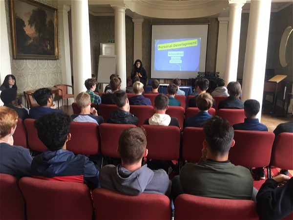 Photo 4 - Year 10 attend University of Oxford 