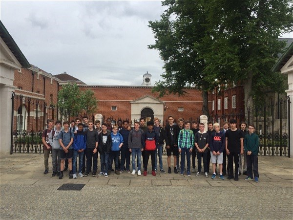 Photo 5 - Year 10 attend University of Oxford 
