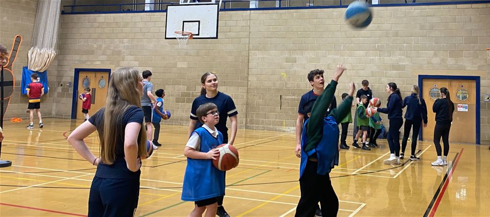 Year 4 and 5 Visitors Enjoy Basketball Session