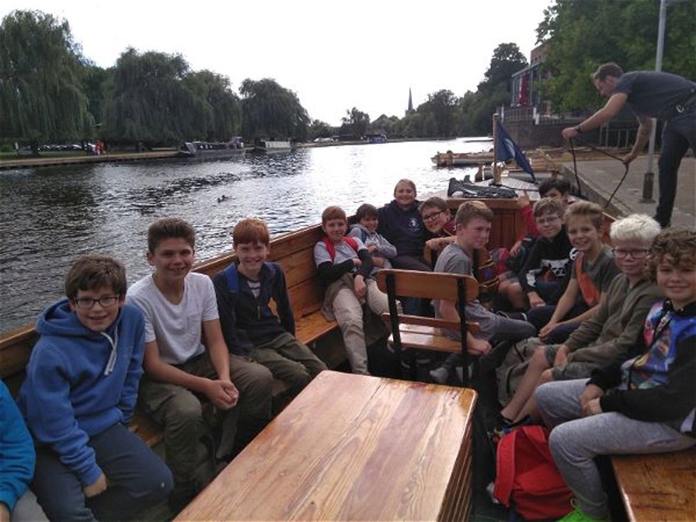 Year 7s arrive in Stratford - Image