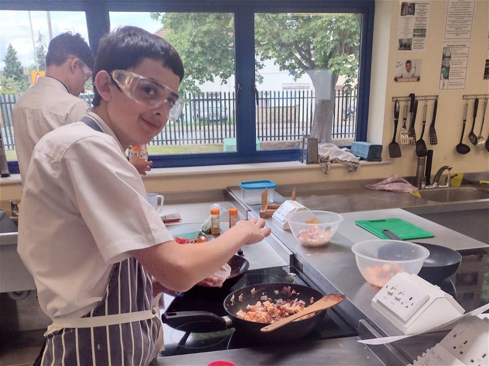 9C Cook Paella in the Spanish Kitchen - Image