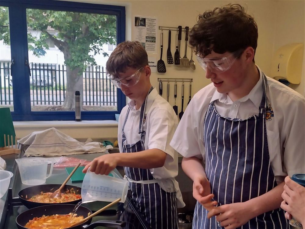 9C Cook Paella in the Spanish Kitchen - Image