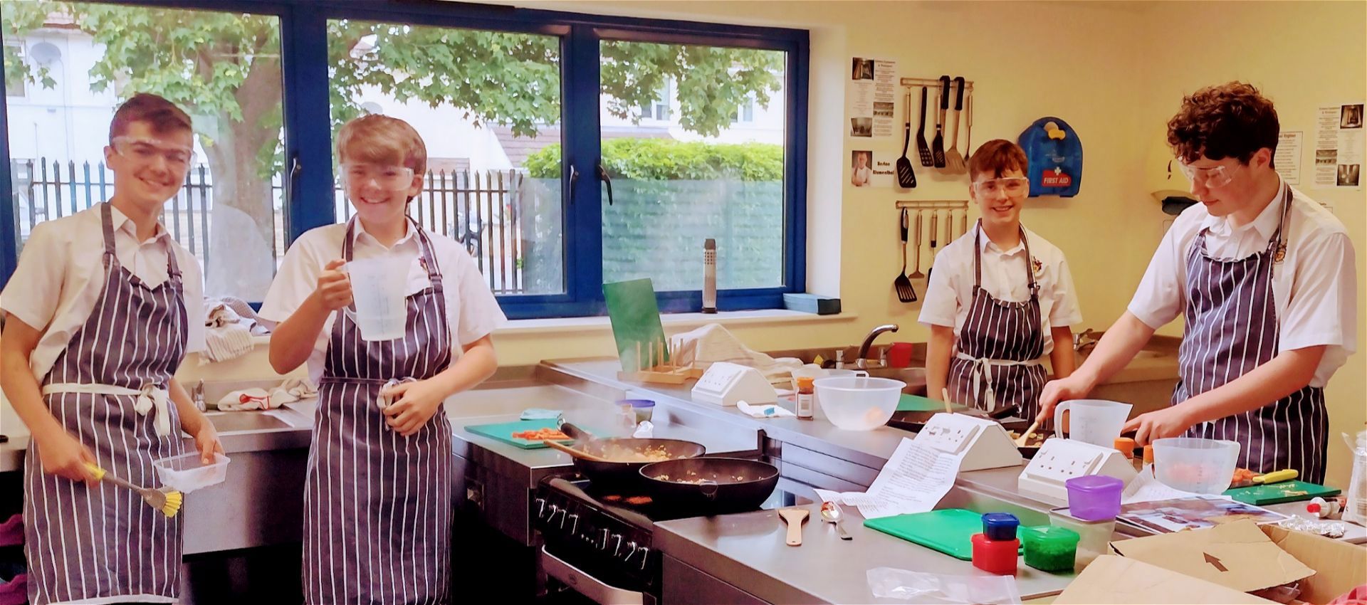 9C Cook Paella in the Spanish Kitchen